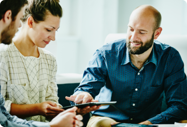 group of people talking about services EVO Payments group of people talking about services EVO Payments